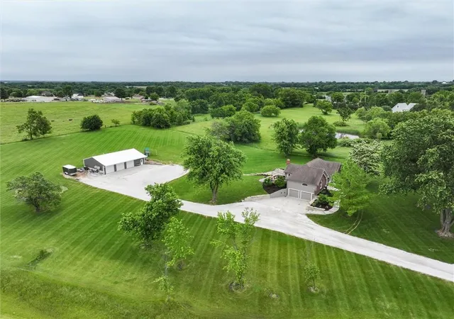 Homes for sale in Bucyrus, KS | 21385 Nall Ave, Bucyrus, KS 66013 | MLS# 2621784