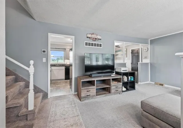 Photo 3 of Single family home for sale at 420 Nw Village Ct, Lee's Summit, MO 64063 | MLS# 2621799 | Listing updated on 2026-09-19