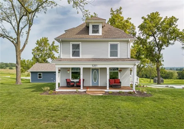 2nd image of 5201 Cook Rd, St Joseph, MO 64505 | MLS# 2621800