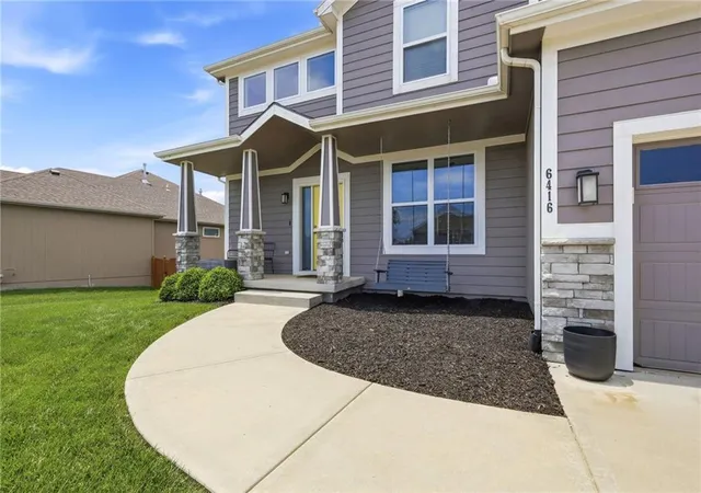 3rd image of 6416 N 142Nd St, Basehor, KS 66007 | MLS# 2621811