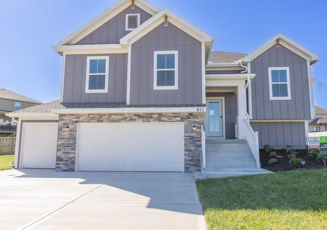 Photo 1 of Single family home for sale at 920 Nw 95 Street, Kansas City, MO 64155 | MLS# 2621818 | Listing updated on 2026-07-01