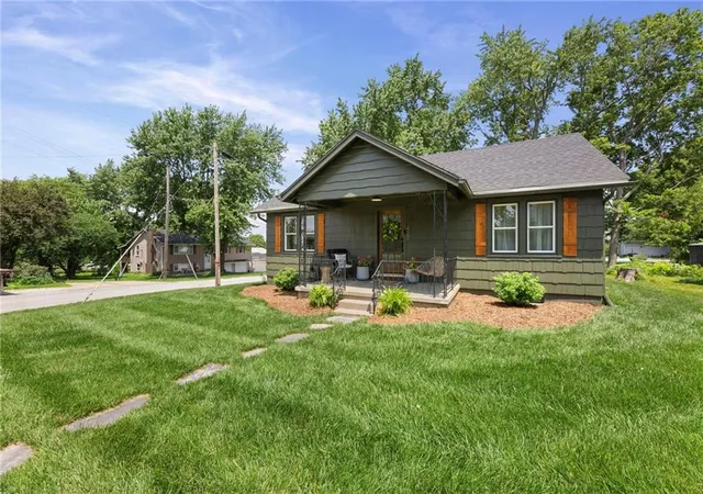 Homes for sale in Bucyrus, KS | 420 South St, Bucyrus, KS 66013 | MLS# 2621819