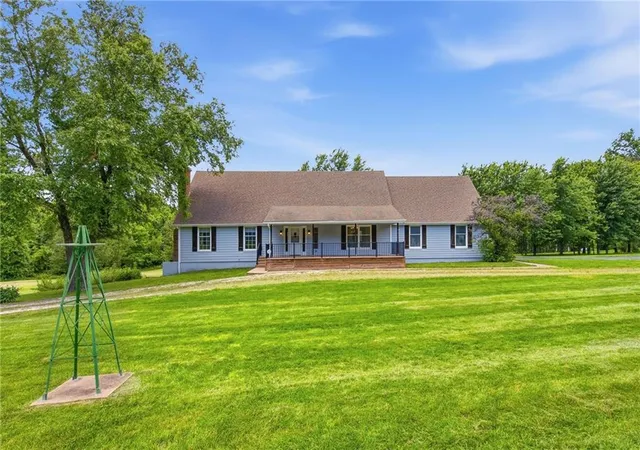 Homes for sale in Peculiar, MO | 20208 S Bridle Ln, Peculiar, MO 64078 | MLS# 2621825