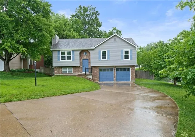 Homes for sale in Merriam, KS | 5181 Farley Ln, Merriam, KS 66203 | MLS# 2621828