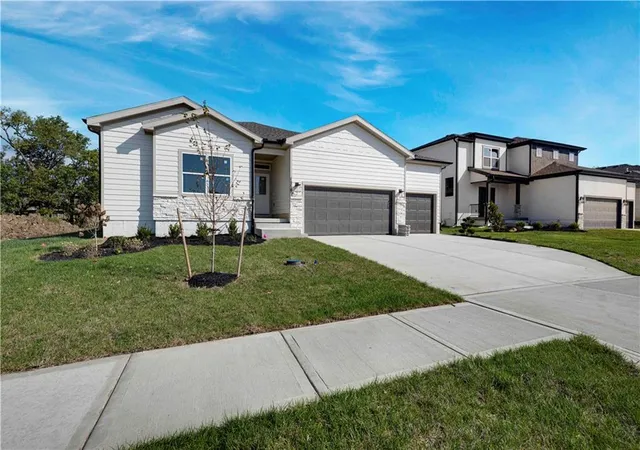 Photo 3 of Single family home for sale at 18580 W 195 Street, Spring Hill, KS 66083 | MLS# 2621834 | Listing updated on 2026-10-04
