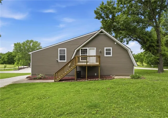 1st image of 25095 W 215th St, Spring Hill, KS 66083 | MLS# 2621877