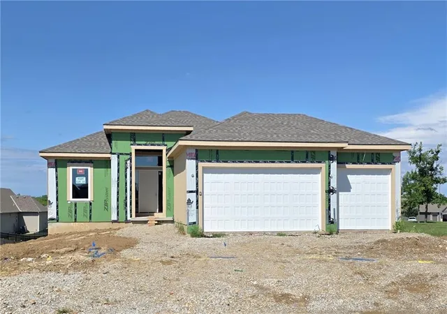 1st image of 4525 145th Ct, Basehor, KS 66007 | MLS# 2621901