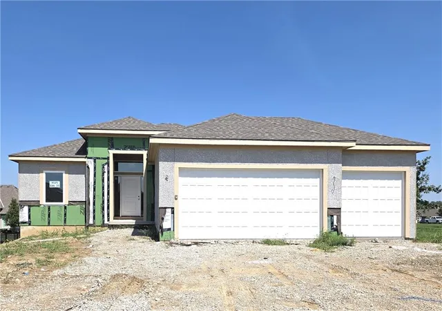 1st image of 4525 145th Ct, Basehor, KS 66007 | MLS# 2621901