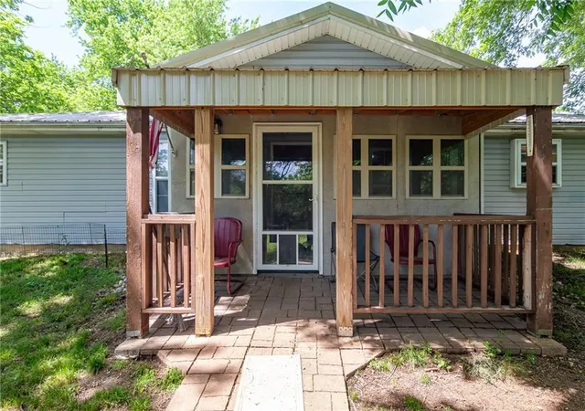 2nd image of 3315 Lostine Rd, Columbus, KS 66725 | MLS# 2621924