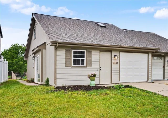 Photo 2 of Townhouse for sale at 2527 Morningside Dr, Lawrence, KS 66047 | MLS# 2621992 | Listing updated on 2026-09-29