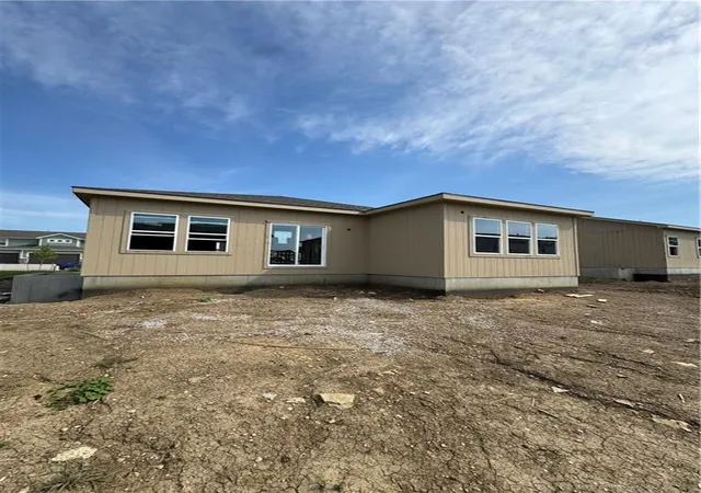 Photo 4 of Single family home for sale at 19627 W 195th Place, Spring Hill, KS 66083 | MLS# 2622023 | Listing updated on 2026-08-21