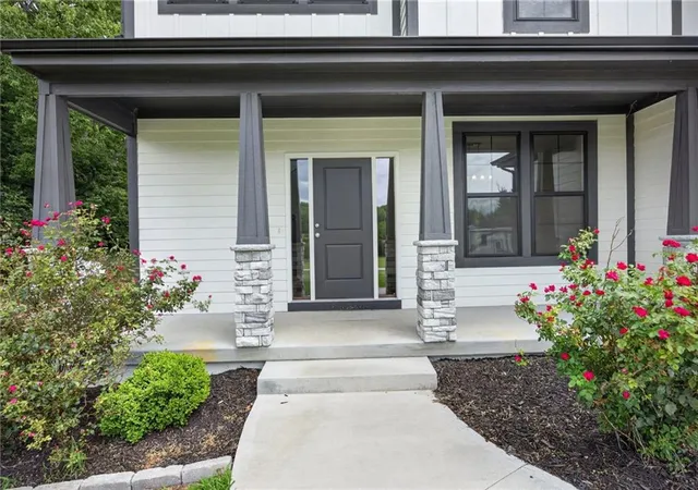 Homes for sale in Tonganoxie, KS | 20194 207Th St, Tonganoxie, KS 66086 | MLS# 2622030