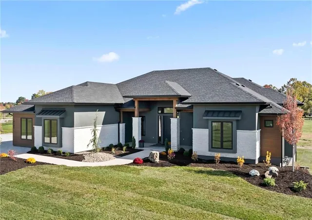 Homes for sale in Pleasant Hill, MO | 19103 Bella Terra Rd, Pleasant Hill, MO 64080 | MLS# 2622034