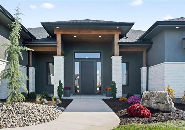 3rd image of 19103 Bella Terra Rd, Pleasant Hill, MO 64080 | MLS# 2622034