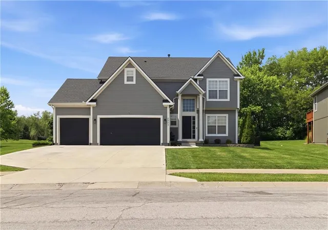 1st image of 2007 Sequoia Dr, Raymore, MO 64083 | MLS# 2622035