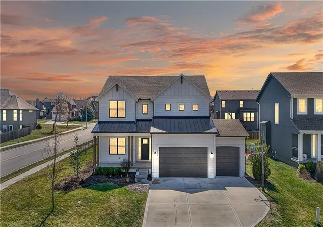 1st image of 1505 Sw Georgetown Dr, Lees Summit, MO 64082 | MLS# 2622041