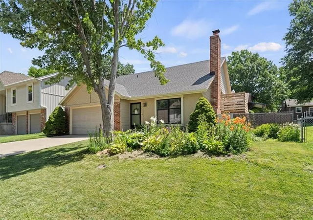 Homes for sale in Shawnee, KS | 7231 Rene St, Shawnee, KS 66216 | MLS# 2622054