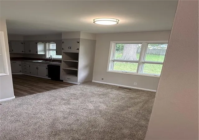 3rd image of 3115 Doniphan Ave, St Joseph, MO 64507 | MLS# 2622064