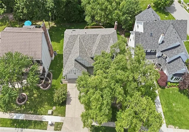 Photo 3 of Single family home for sale at 4142 NE Hampstead Dr, Lees Summit, MO 64064 | MLS# 2622091 | Listing updated on 2026-08-01