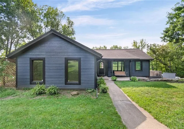 3rd image of 9051 Hillview Dr, De Soto, KS 66018 | MLS# 2622125