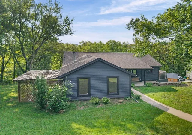 4th image of 9051 Hillview Dr, De Soto, KS 66018 | MLS# 2622125
