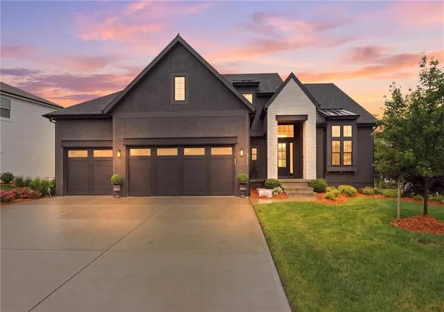 Photo 2 of Sale Pending at 17732 Eby St, Overland Park, KS 66013 | MLS# 2622127 | Listing updated on 2026-07-10