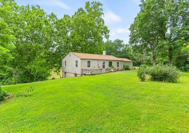 3rd image of 7337 Barnes Dr, Kansas City, KS 66109 | MLS# 2622143