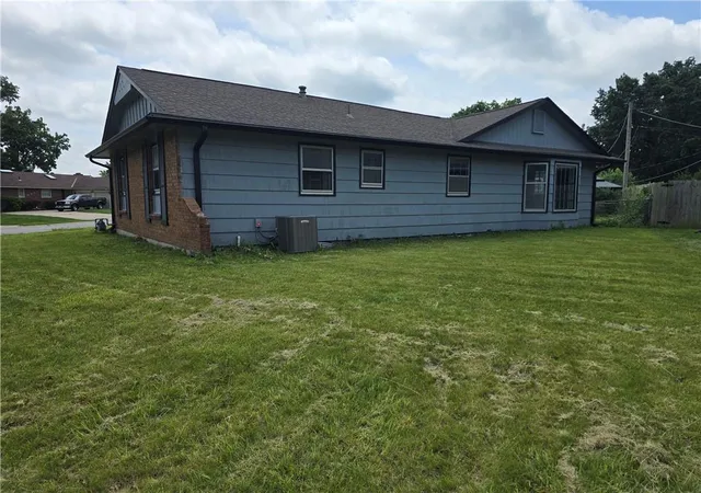 Photo 4 of Single family home for sale at 8700 Ford Ave, Raytown, MO 64138 | MLS# 2622153 | Listing updated on 2026-07-21