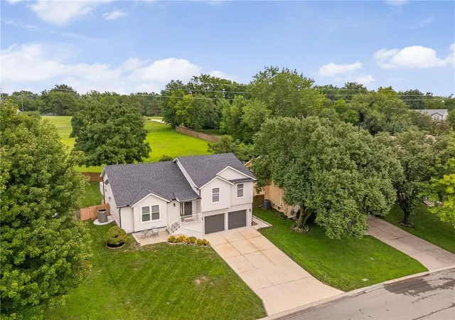 image of 5109 Rosehill Rd, Shawnee, KS 66216 | MLS# 2622182