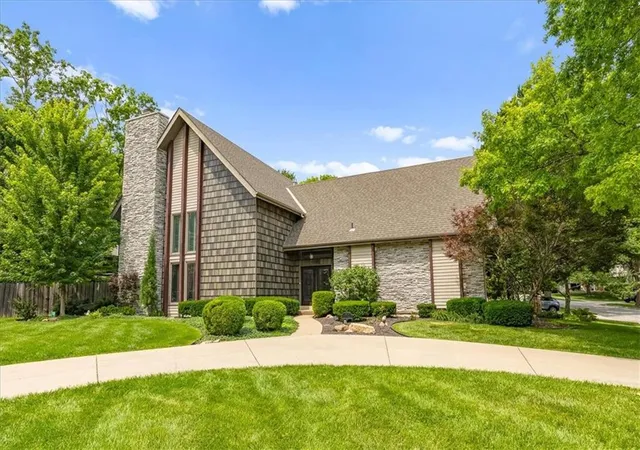 Homes for sale in Prairie Village, KS | 8800 Rosewood Dr, Prairie Village, KS 66207 | MLS# 2622214
