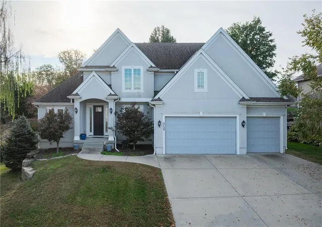 Single family home for sale at 5739 NE Timber Hills Dr, Lee's Summit, MO 64064 | MLS# 2622216