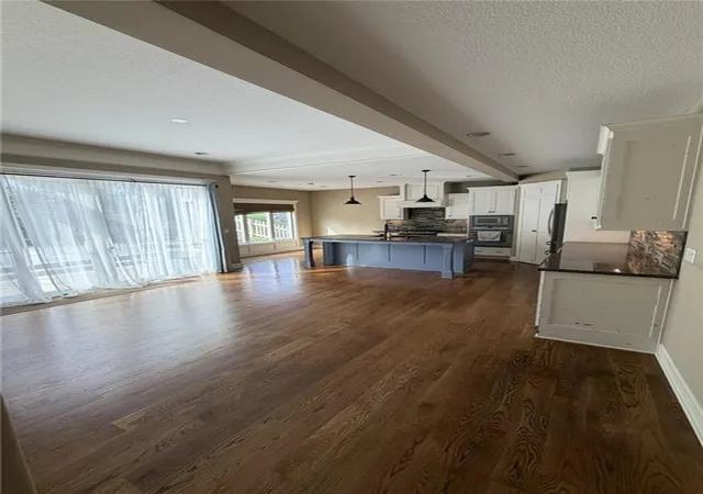 4th image of 5739 Ne Timber Hills Dr, Lees Summit, MO 64064 | MLS# 2622216