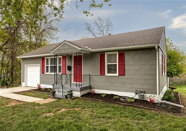 Homes for sale in Kansas City, KS | 2747 N 52nd St, Kansas City, KS 66104 | MLS# 2622249