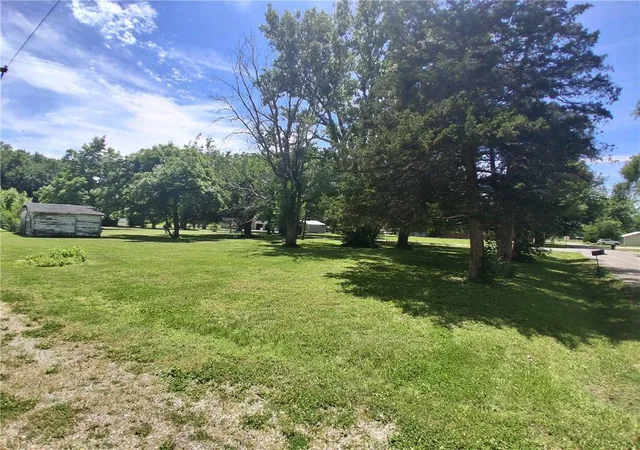 Homes for sale in La Harpe, KS | 307 S Jefferson Ave, La Harpe, KS 66751 | MLS# 2622250