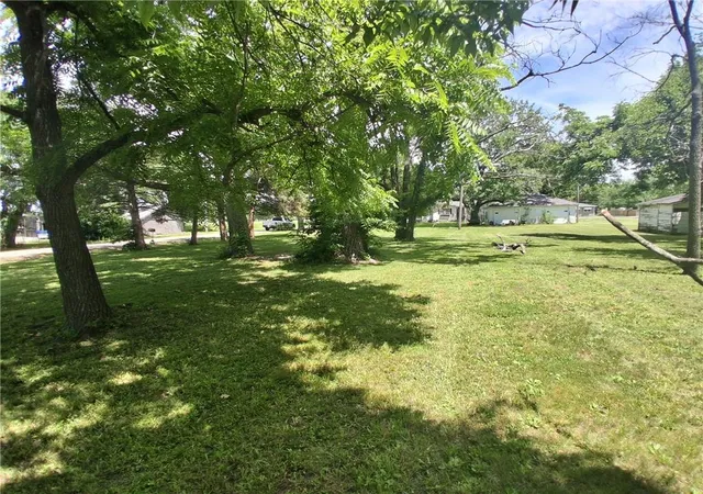 Homes for sale in La Harpe, KS | 307 S Jefferson Ave, La Harpe, KS 66751 | MLS# 2622250