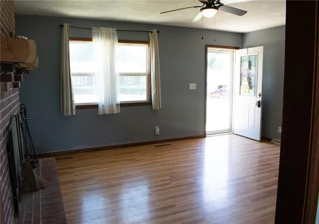 4th image of 329 W Slater St, Marshall, MO 65340 | MLS# 2622253