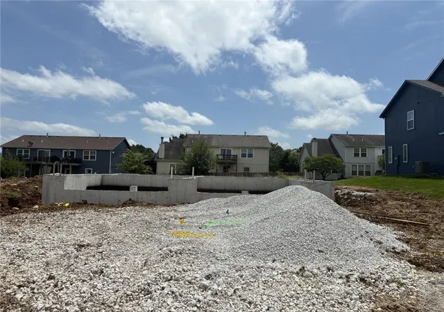 Homes for sale in Louisburg, KS | 1411 S 4th St E, Louisburg, KS 66053 | MLS# 2622291