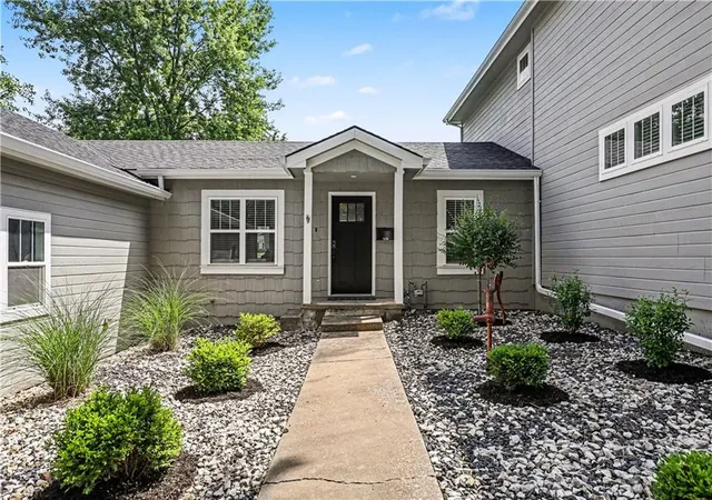 4th image of 1208 Sw South Ave, Blue Springs, MO 64015 | MLS# 2622300