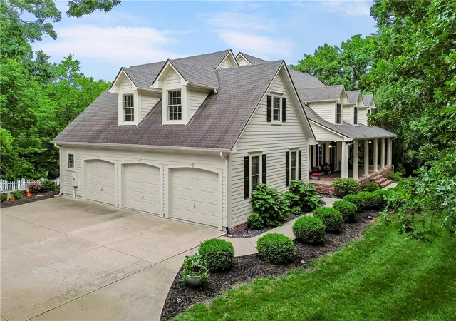 Photo 1 of Mansion for sale at 14615 Whippoorwill Ln, Greenwood, MO 64034 | MLS# 2622331 | Listing updated on 2026-08-26