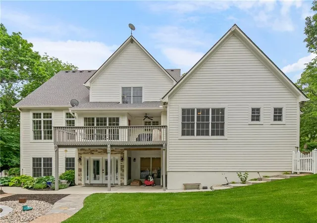 Photo 4 of Single family home for sale at 14615 Whippoorwill Ln, Greenwood, MO 64034 | MLS# 2622331 | Listing updated on 2026-08-26