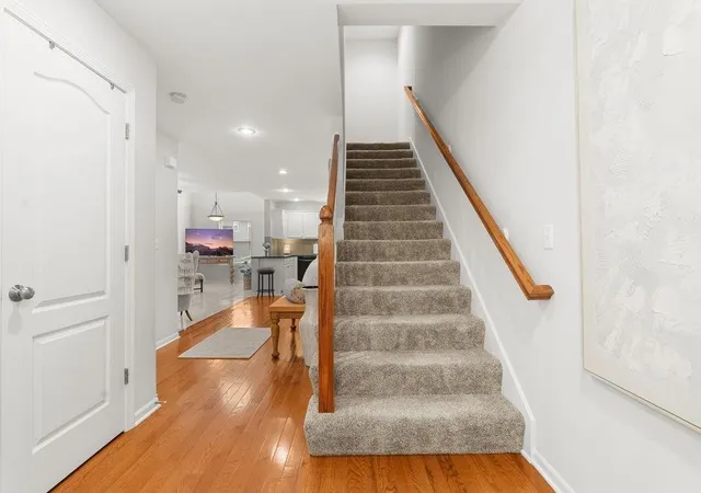Photo 3 of Sale Pending at 1207 SW Arborway Dr, Lees Summit, MO 64082 | MLS# 2622333 | Listing updated on 2026-08-05