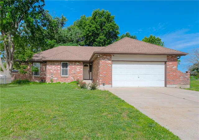 Homes for sale in Buckner, MO | 304 Zoe St, Buckner, MO 64016 | MLS# 2622335
