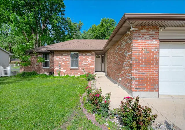 Homes for sale in Buckner, MO | 304 Zoe St, Buckner, MO 64016 | MLS# 2622335