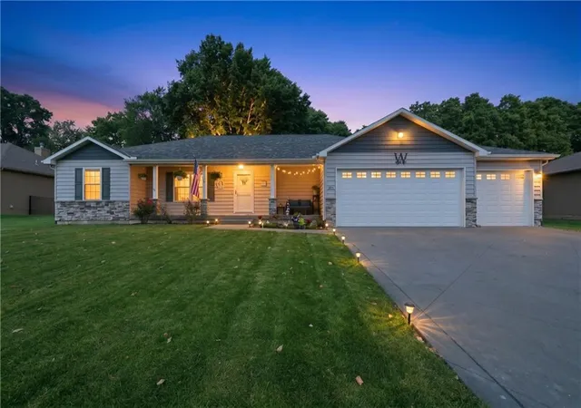 Photo 1 of Sale Pending at 302 S Peach Tree Ave, Lone Jack, MO 64070 | MLS# 2622343 | Listing updated on 2026-09-23