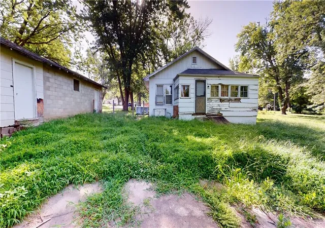 Homes for sale in Nevada, MO | 829 N West St, Nevada, MO 64772 | MLS# 2622350