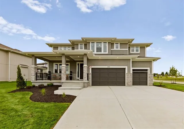 Single family home for sale at 18220 Monrovia St, Bucyrus, KS 66013 | MLS# 2622356