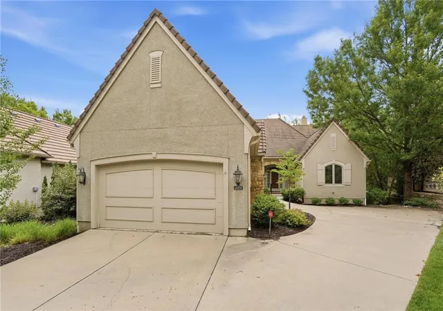 2nd image of 11357 Buena Vista St, Leawood, KS 66211 | MLS# 2622365