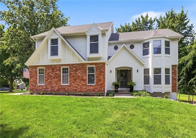 Single family home for sale at 16720 Grandview St, Stilwell, KS 66085 | MLS# 2622371