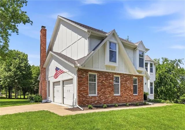 Photo 2 of Single family home for sale at 16720 Grandview St, Stilwell, KS 66085 | MLS# 2622371 | Listing updated on 2026-10-01