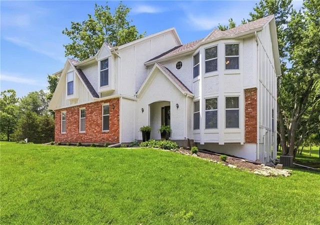 Photo 3 of Single family home for sale at 16720 Grandview St, Stilwell, KS 66085 | MLS# 2622371 | Listing updated on 2026-10-01